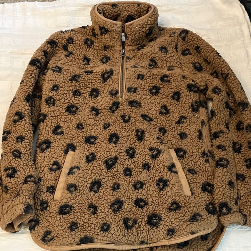 Abercrombie & Fitch Soft A&F Leopard Sherpa Medium